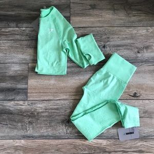 💚Vital Seamless Gymshark Set- Pistachio NWT💚